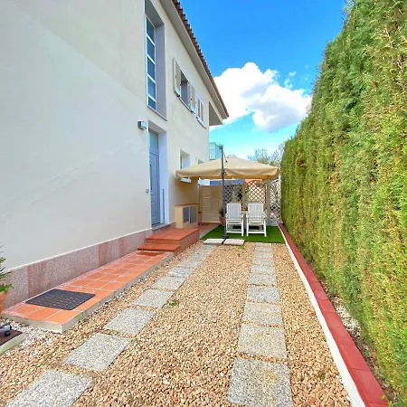 Homey Experience - City Dream Garden Apartment